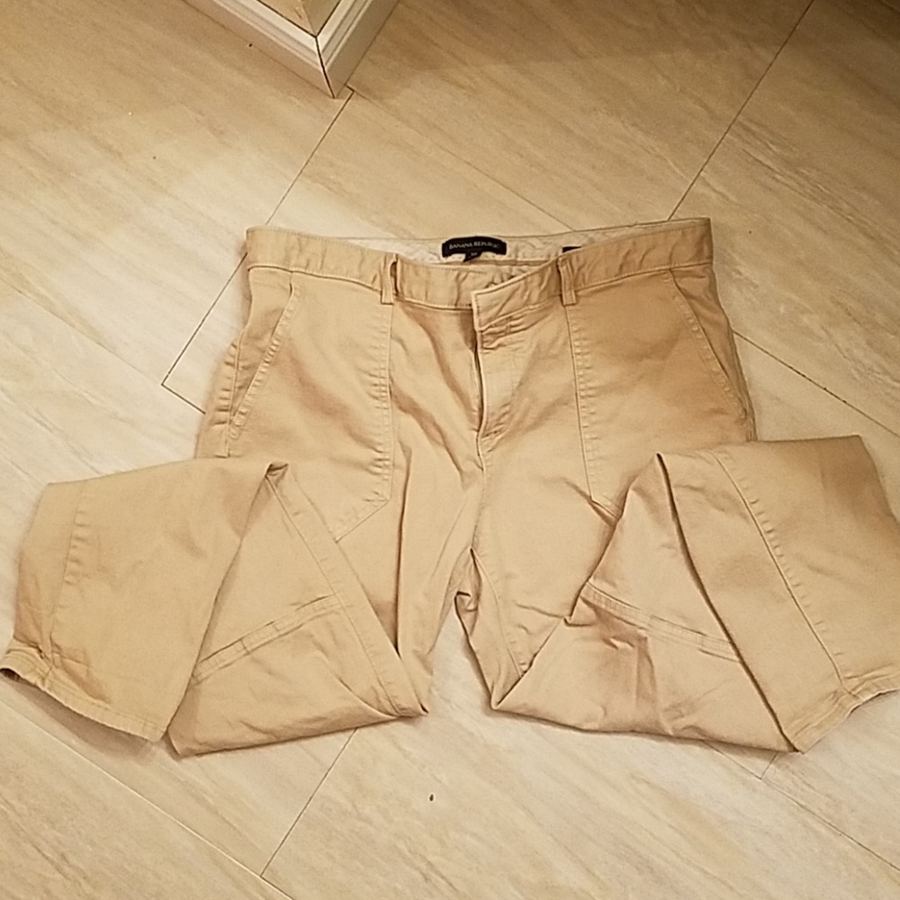 Banana Republic khaki crop pants, 10